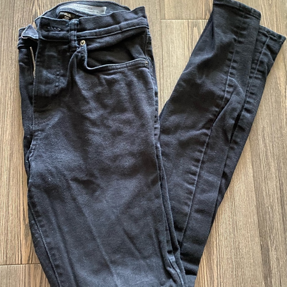 H&M No Fade Jeans